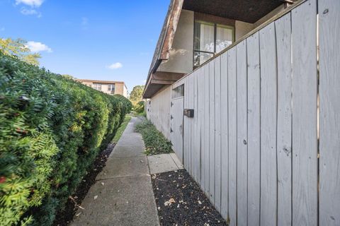 Tiny photo for 5475 Worthington Forest Pl Place, Columbus, OH 43229 (MLS # 225037698)