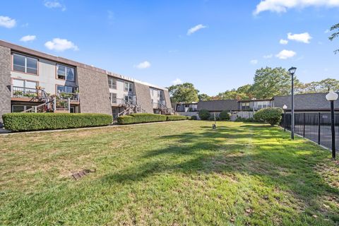 Tiny photo for 5475 Worthington Forest Pl Place, Columbus, OH 43229 (MLS # 225037698)