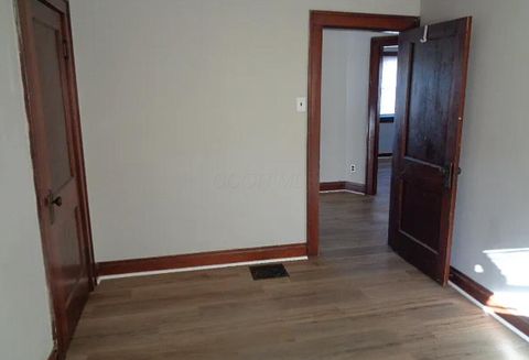 Tiny photo for 1070 E 16th Avenue, Columbus, OH 43211 (MLS # 226007340)