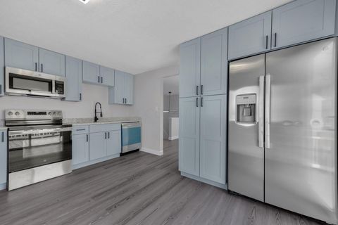 Tiny photo for 662 Bartfield Drive, Columbus, OH 43207 (MLS # 225045208)