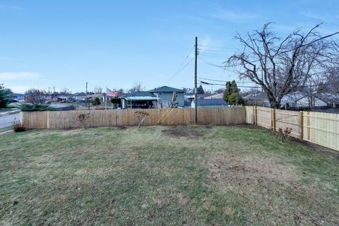 Tiny photo for 662 Bartfield Drive, Columbus, OH 43207 (MLS # 225045208)