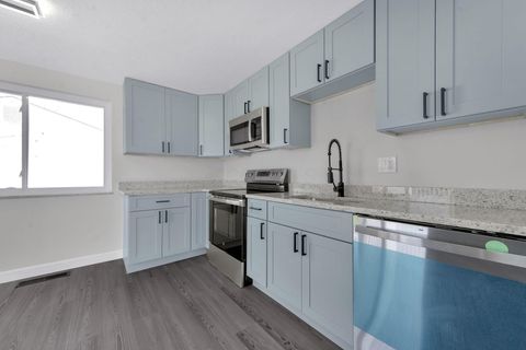 Tiny photo for 662 Bartfield Drive, Columbus, OH 43207 (MLS # 225045208)