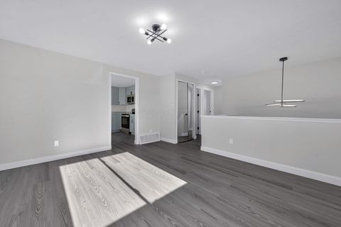 Tiny photo for 662 Bartfield Drive, Columbus, OH 43207 (MLS # 225045208)