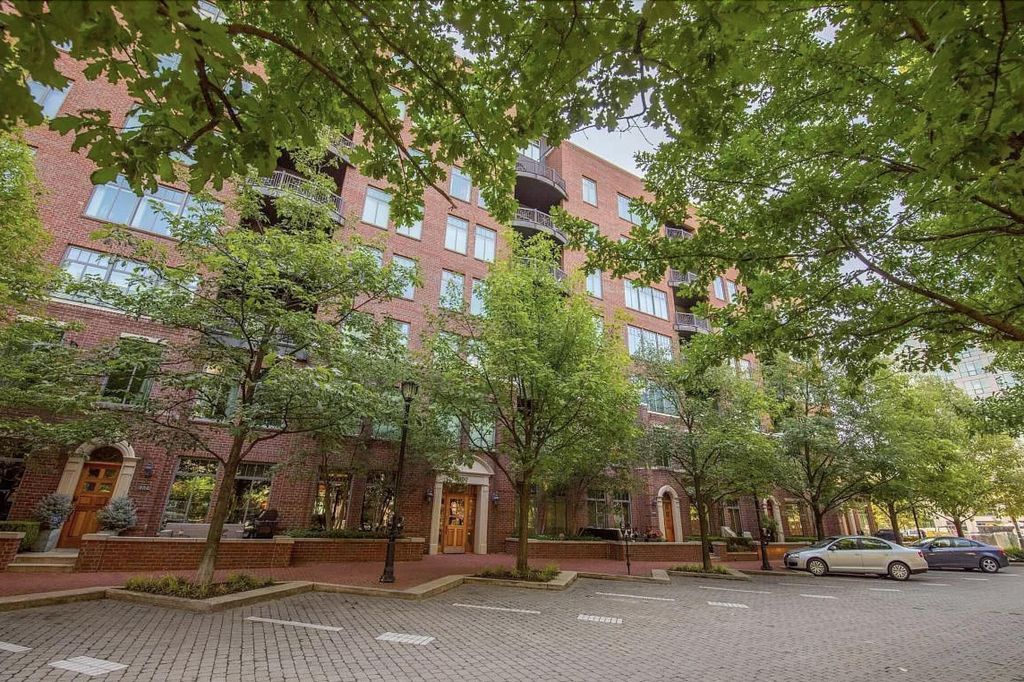 Photo of 250 Daniel Burnham Square 607 #607, Columbus, OH 43215 (MLS # 226020483)