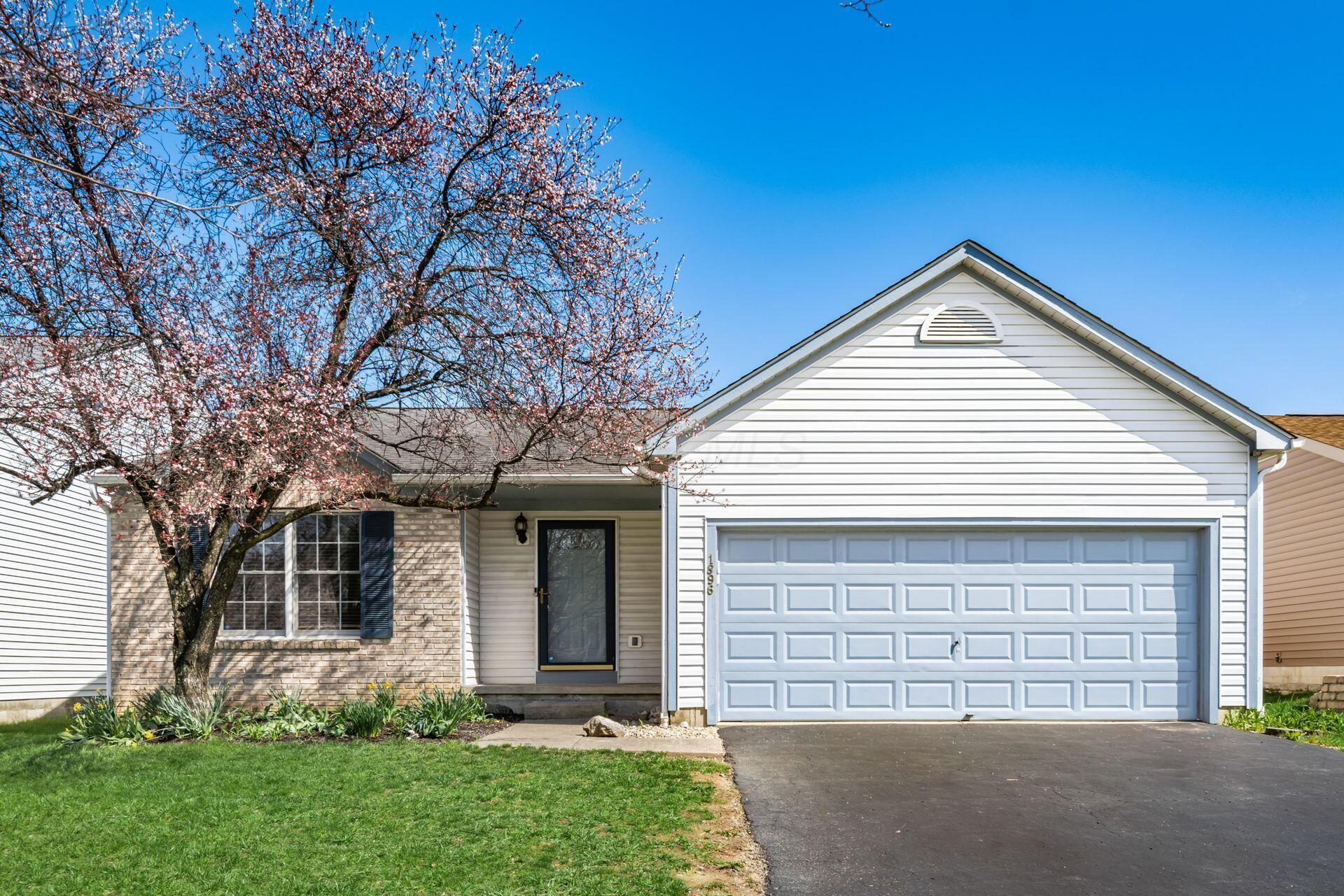 1896 Forestwind Drive, Grove City, Ohio image 2