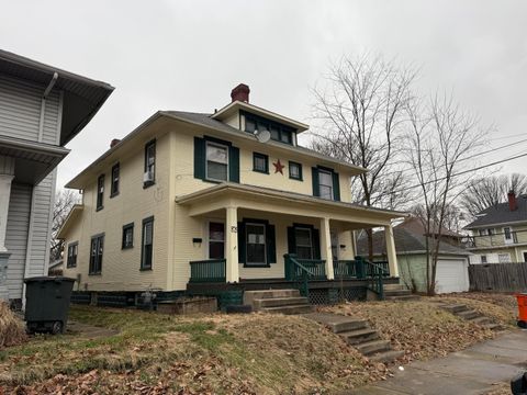 Photo of 825-827 Elm Street, Springfield, OH 45503 (MLS # 226001725)