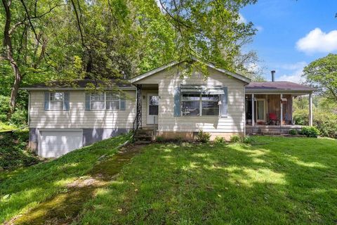 Photo of 1996 Bauman Hill Road SE, Lancaster, OH 43130 (MLS # 226017614)