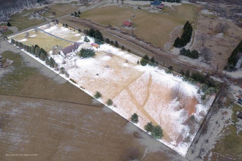 Tiny photo for 7641 Kinney Road, Mount Vernon, OH 43050 (MLS # 226005537)