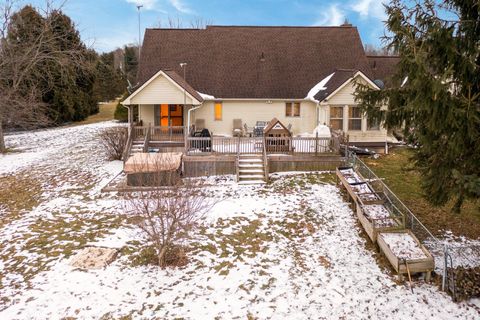 Tiny photo for 7641 Kinney Road, Mount Vernon, OH 43050 (MLS # 226005537)