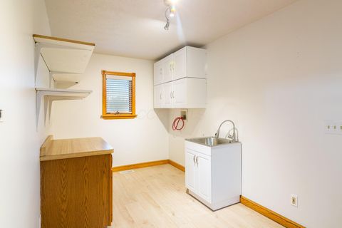 Tiny photo for 7641 Kinney Road, Mount Vernon, OH 43050 (MLS # 226005537)