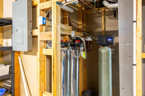 Tiny photo for 7641 Kinney Road, Mount Vernon, OH 43050 (MLS # 226005537)