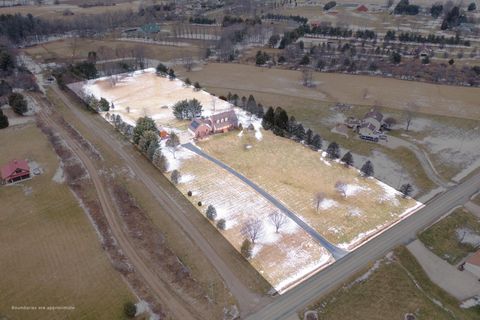 Tiny photo for 7641 Kinney Road, Mount Vernon, OH 43050 (MLS # 226005537)