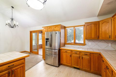 Tiny photo for 7641 Kinney Road, Mount Vernon, OH 43050 (MLS # 226005537)