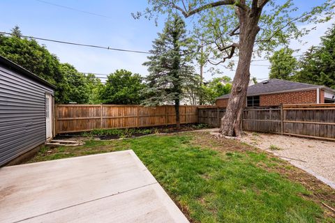 Tiny photo for 2583 Wexford Road, Columbus, OH 43221 (MLS # 225045965)