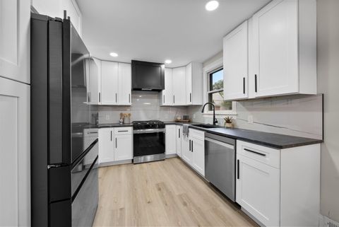 Tiny photo for 2583 Wexford Road, Columbus, OH 43221 (MLS # 225045965)