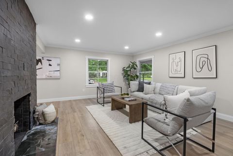 Tiny photo for 2583 Wexford Road, Columbus, OH 43221 (MLS # 225045965)