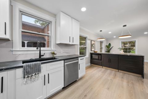 Tiny photo for 2583 Wexford Road, Columbus, OH 43221 (MLS # 225045965)