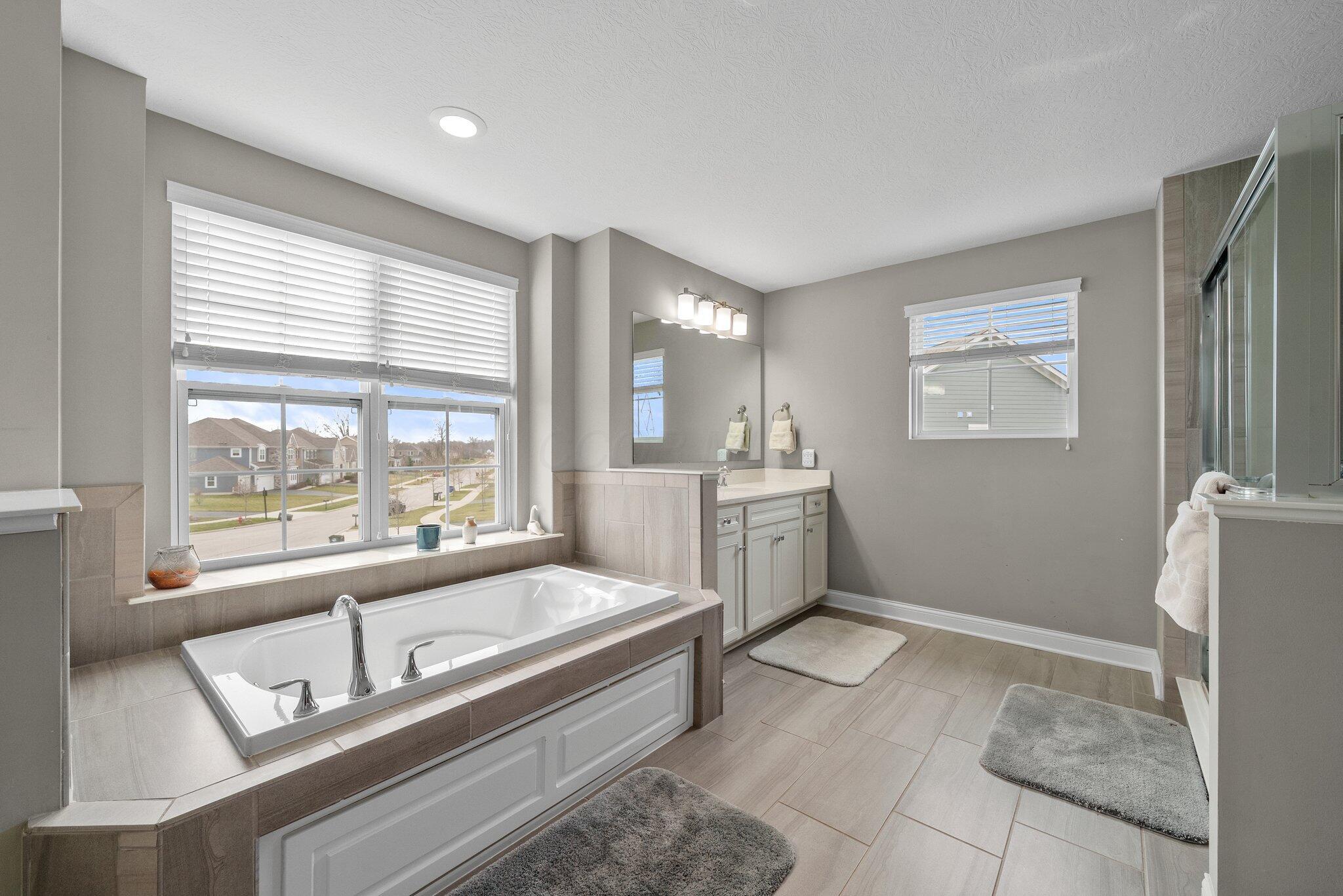 4844 Hunters Bend Court, Powell, Ohio image 38