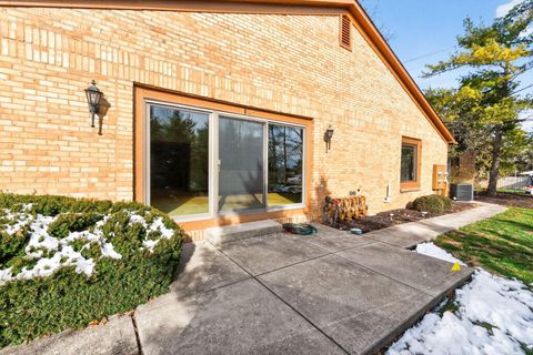 Tiny photo for 3336 Mansion Way, Columbus, OH 43221 (MLS # 225045301)