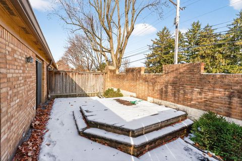 Tiny photo for 3336 Mansion Way, Columbus, OH 43221 (MLS # 225045301)