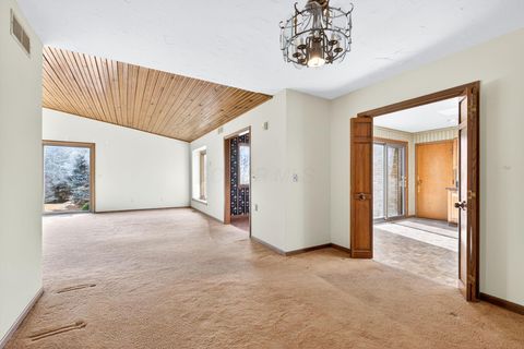 Tiny photo for 3336 Mansion Way, Columbus, OH 43221 (MLS # 225045301)