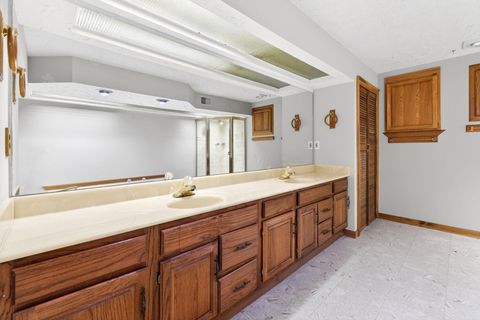 Tiny photo for 3336 Mansion Way, Columbus, OH 43221 (MLS # 225045301)