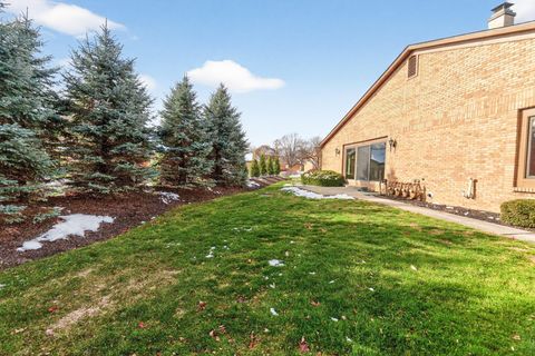 Tiny photo for 3336 Mansion Way, Columbus, OH 43221 (MLS # 225045301)