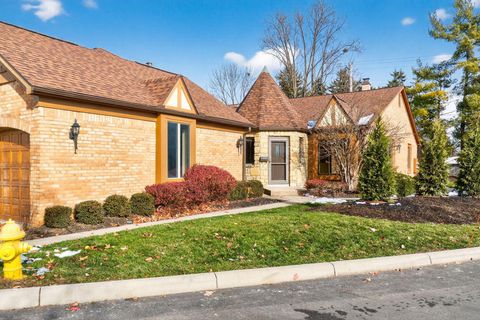 Tiny photo for 3336 Mansion Way, Columbus, OH 43221 (MLS # 225045301)