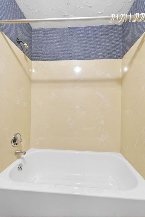 Tiny photo for 3336 Mansion Way, Columbus, OH 43221 (MLS # 225045301)