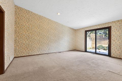 Tiny photo for 3336 Mansion Way, Columbus, OH 43221 (MLS # 225045301)