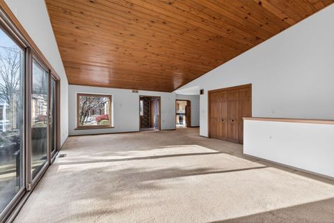 Tiny photo for 3336 Mansion Way, Columbus, OH 43221 (MLS # 225045301)