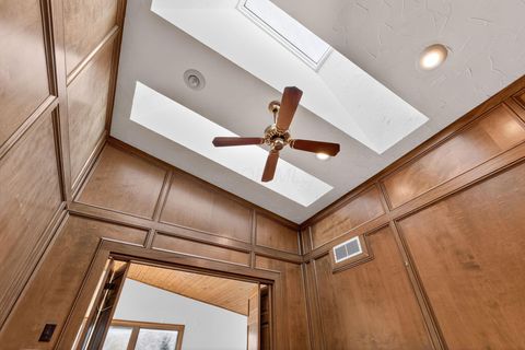 Tiny photo for 3336 Mansion Way, Columbus, OH 43221 (MLS # 225045301)