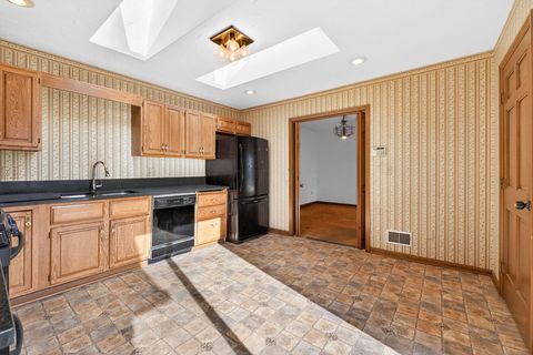Tiny photo for 3336 Mansion Way, Columbus, OH 43221 (MLS # 225045301)