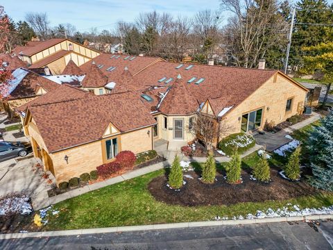 Tiny photo for 3336 Mansion Way, Columbus, OH 43221 (MLS # 225045301)