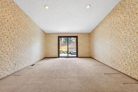 Tiny photo for 3336 Mansion Way, Columbus, OH 43221 (MLS # 225045301)