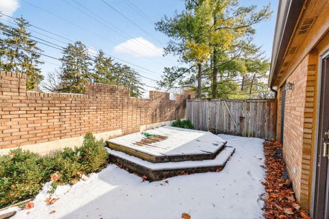 Tiny photo for 3336 Mansion Way, Columbus, OH 43221 (MLS # 225045301)