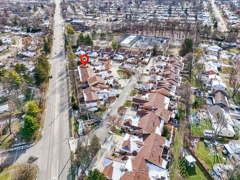 Tiny photo for 3336 Mansion Way, Columbus, OH 43221 (MLS # 225045301)