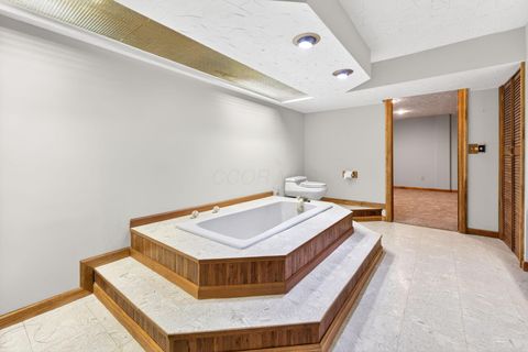 Tiny photo for 3336 Mansion Way, Columbus, OH 43221 (MLS # 225045301)