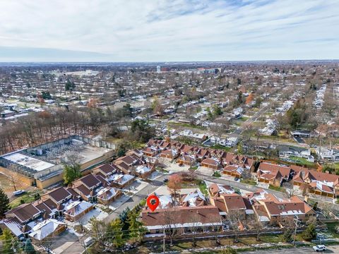 Tiny photo for 3336 Mansion Way, Columbus, OH 43221 (MLS # 225045301)