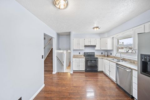 Tiny photo for 1069 Clovernoll Court, Marysville, OH 43040 (MLS # 225045121)