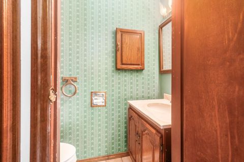 Tiny photo for 1720 Kenwick Road, Columbus, OH 43209 (MLS # 226022854)