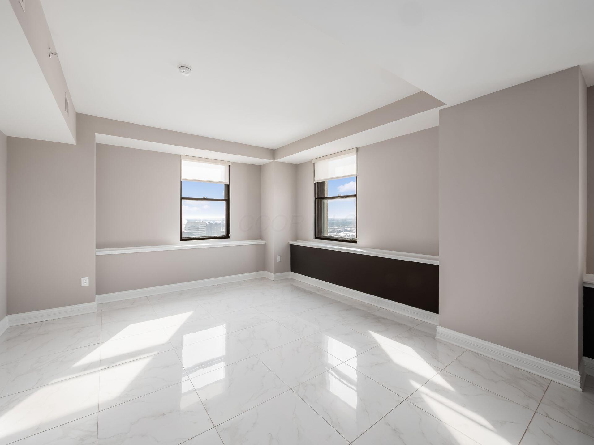 50 W Broad Street 2002