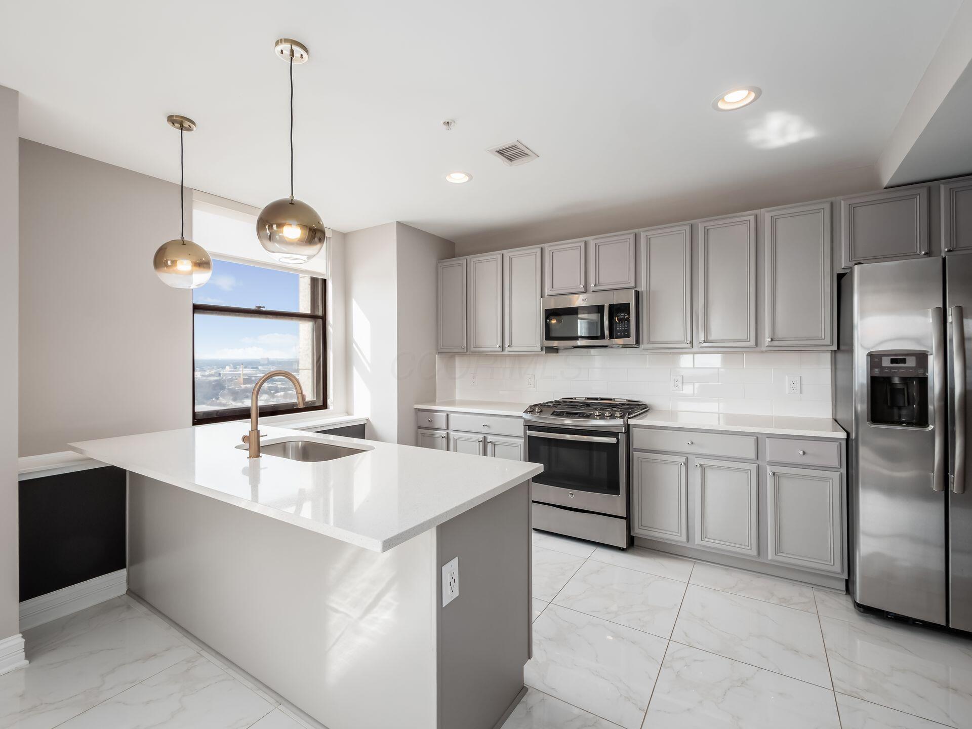 50 W Broad Street 2002