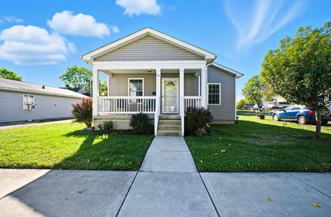 Photo of 53 Poplar Avenue, Newark, OH 43055 (MLS # 225038781)