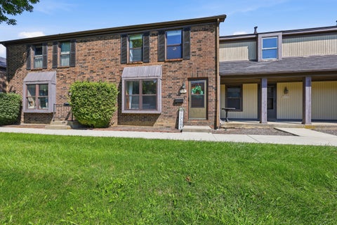Photo of 5753 Hallridge Circle, Columbus, OH 43232 (MLS # 226032767)