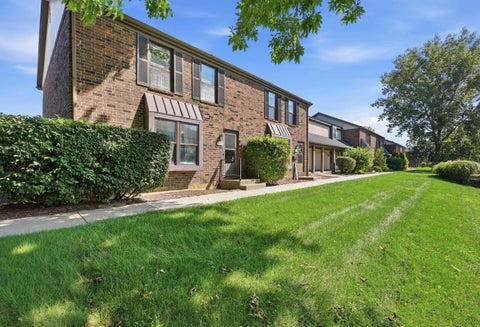Tiny photo for 5753 Hallridge Circle, Columbus, OH 43232 (MLS # 226032767)