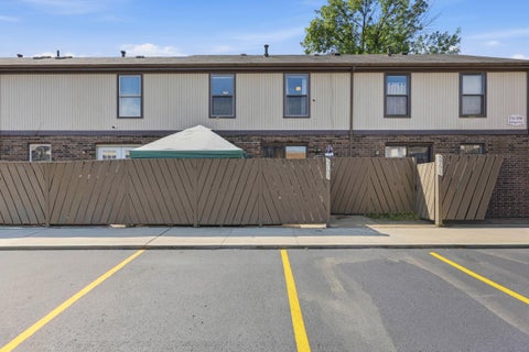 Tiny photo for 5753 Hallridge Circle, Columbus, OH 43232 (MLS # 226032767)