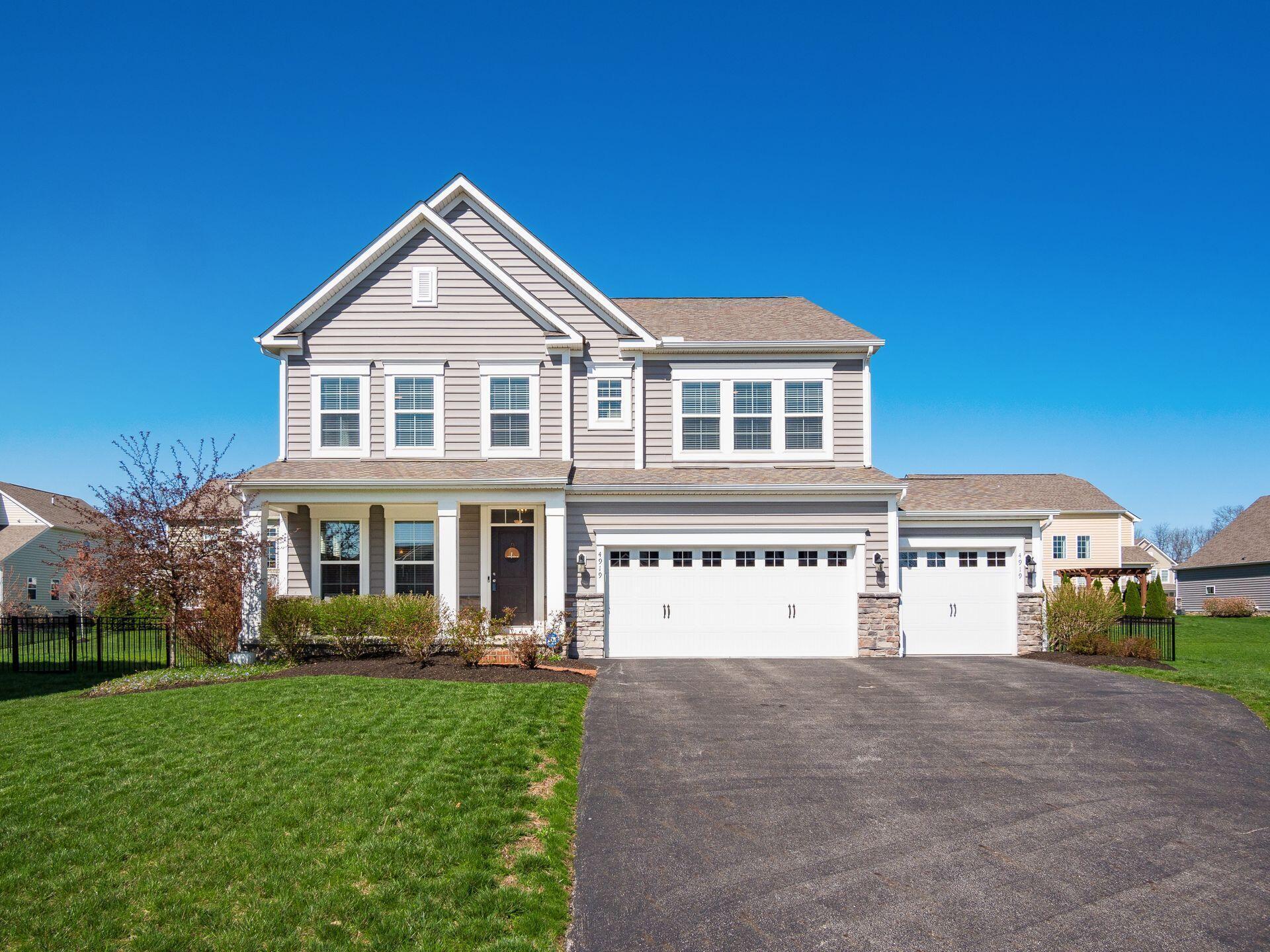 4919 Pinnacle Woods Drive, Grove City, Ohio image 3