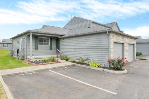 Condo For Sale - 730 Parkbluff Way<br/> Lewis Center, OH 43035