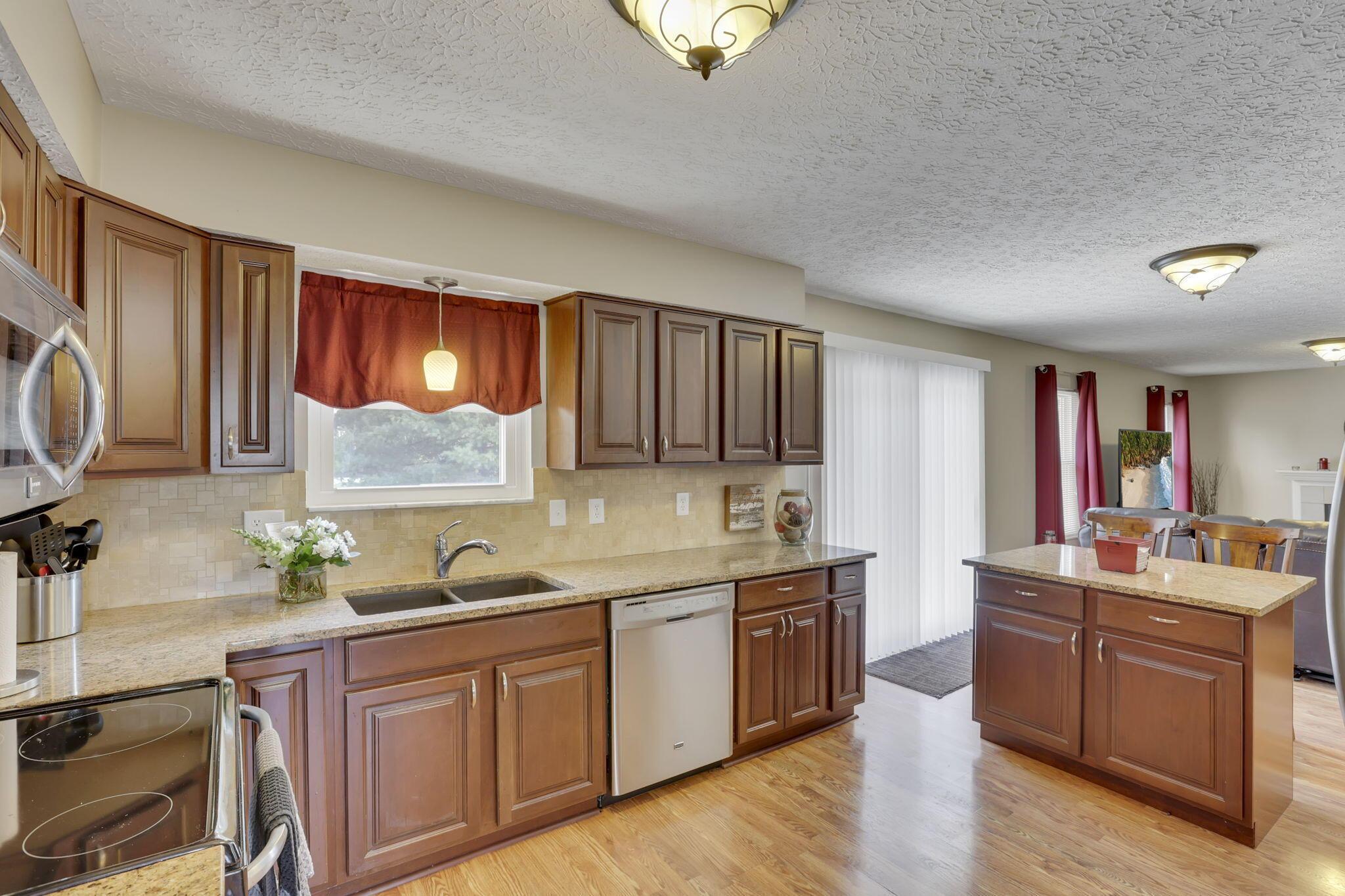 928 Sharon Glyn Drive, Newark, Ohio image 15